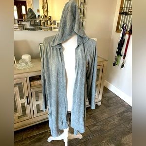 Authentic Barefoot Dreams sweater new with tags size Large